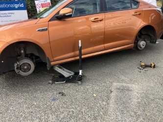 Mobile tyre fitting